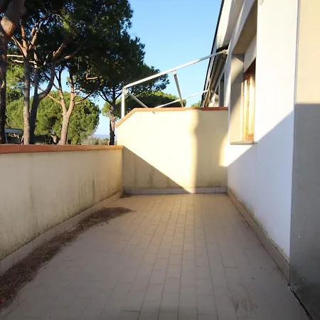 Marina Del Forte アパート