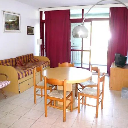 Marina Del Forte Apartment *